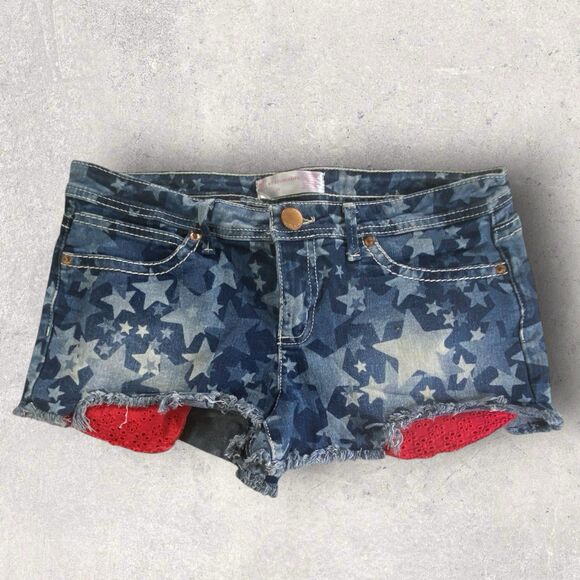 No Boundaries Denim Cutoff Shorts Stars & Red Lace Trim Pockets Frayed Hem Y2K - Picture 1 of 8